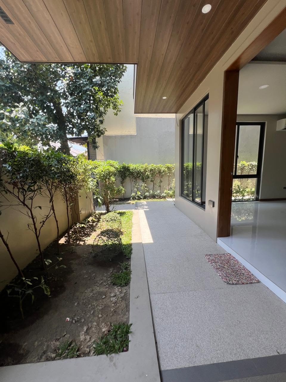 BrandNew5-BedroomHouseandLotforSaleinBFHomes,Parañaque-3.jpg
