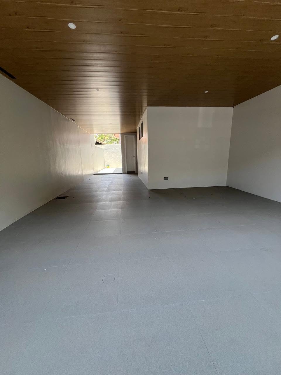 5-BedroomHouseandLotforSaleinBFHomes,Parañaque-2.jpg